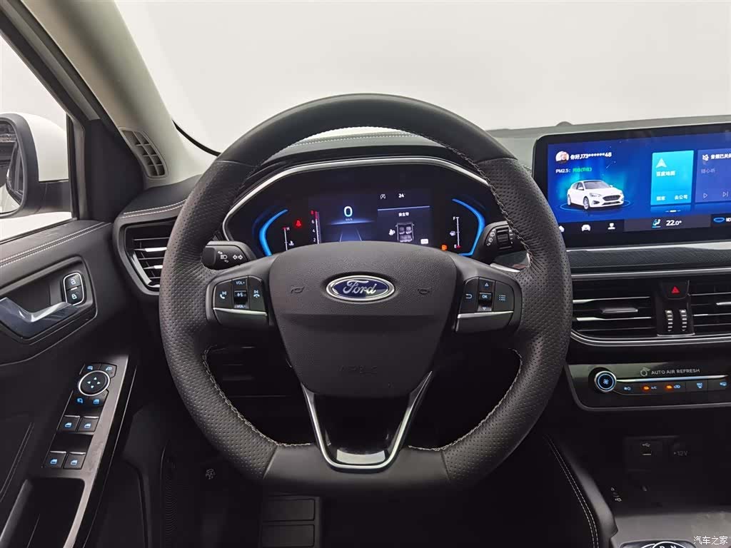 Ford Focus, 2022 11