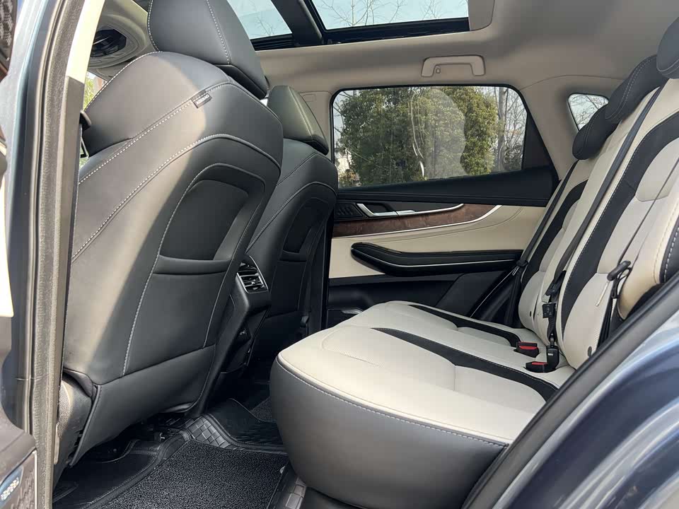 Exeed Chasing the wind