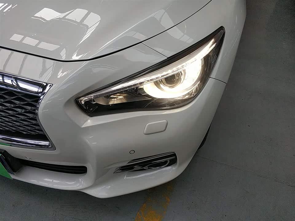 Infiniti Q50L