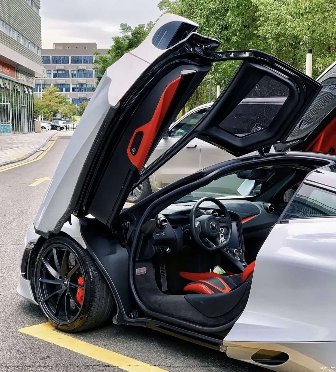 McLaren 720S, 2019 3