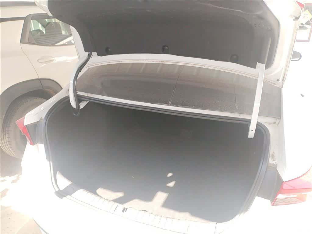 Buick Verano, 2022 12