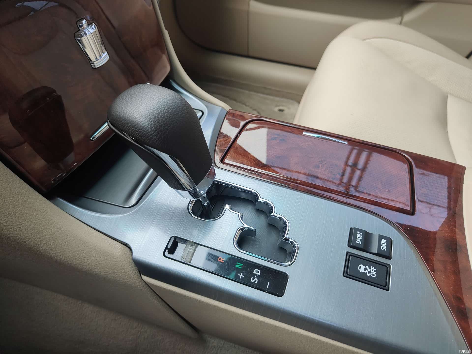 Toyota Crown, 2012 22