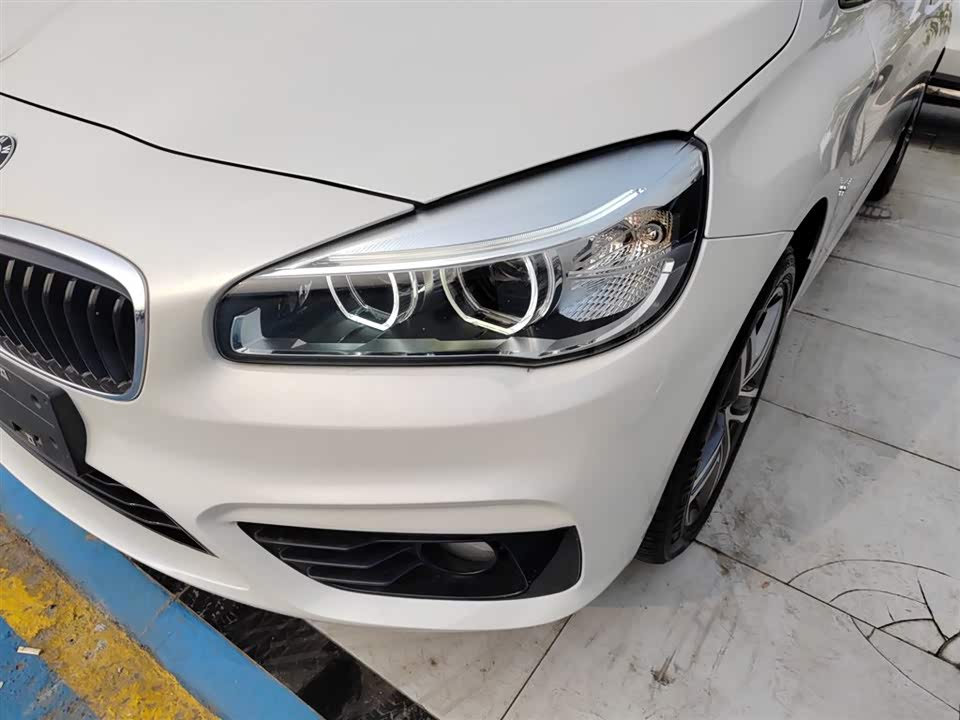 BMW 2 series multifunctional station wagon