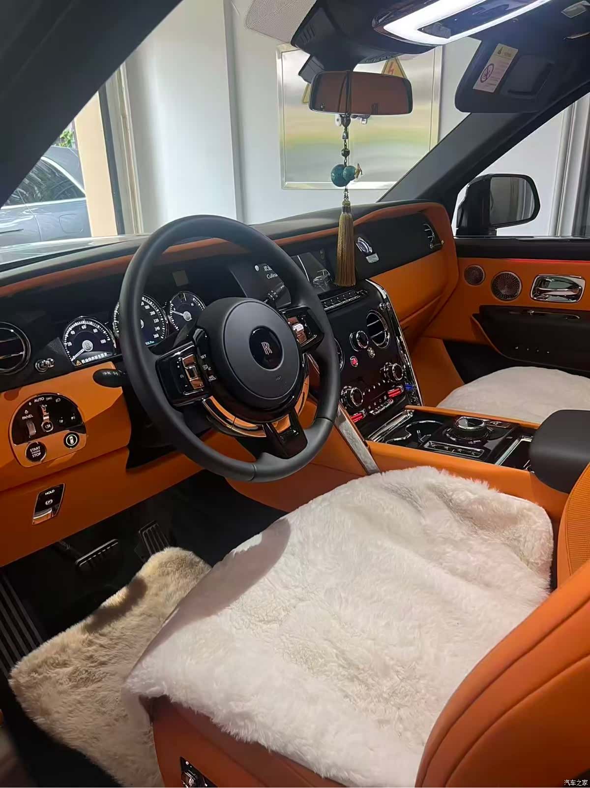 Rolls-Royce Cullinan, 2022 6