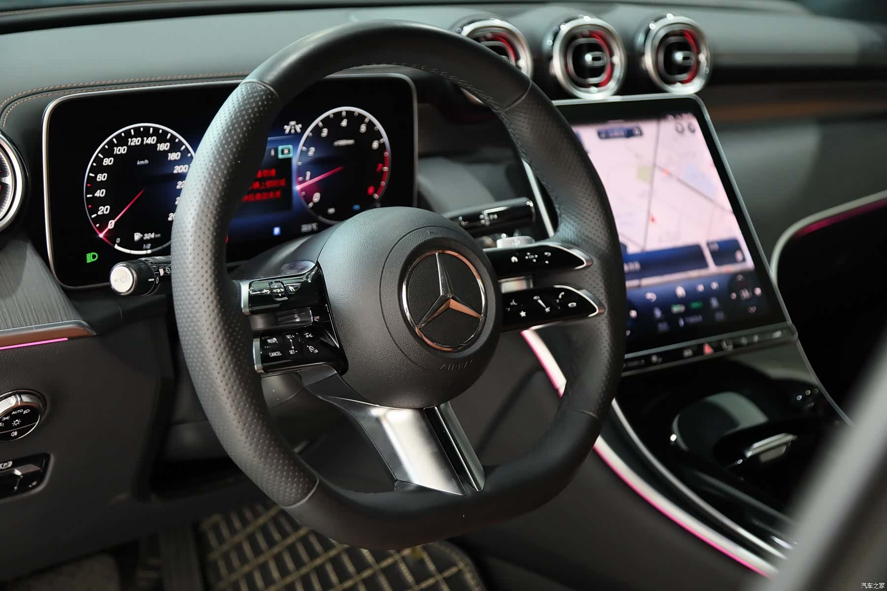 Mercedes-Benz GLC, 2023 10