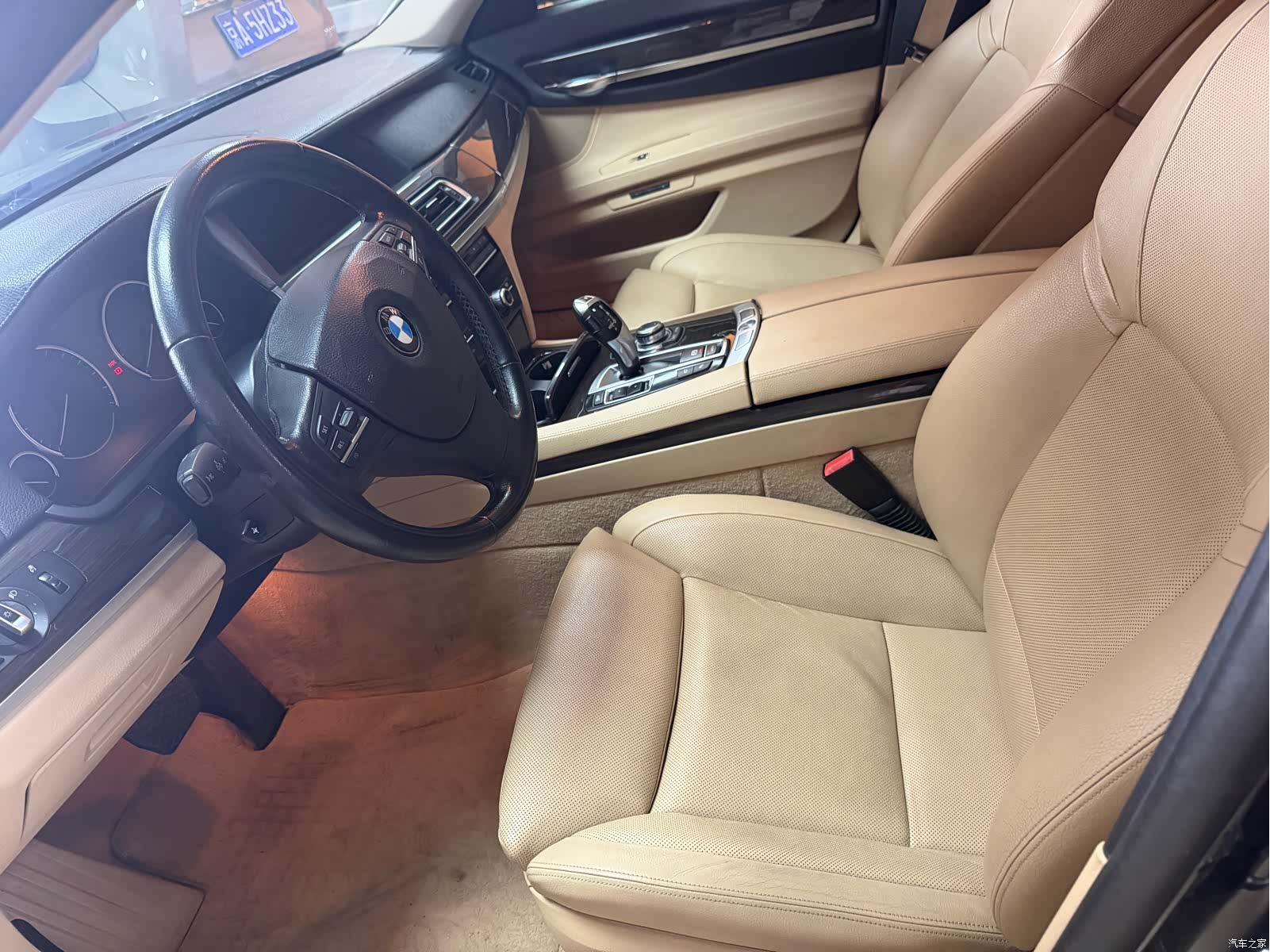BMW 7 Series, 2012 10