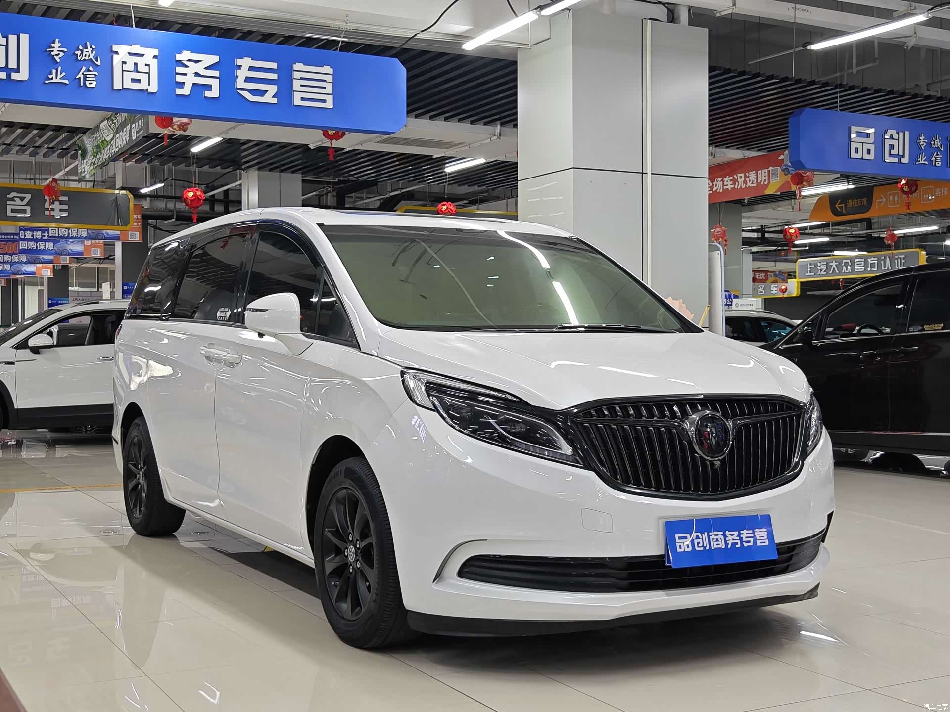 Buick GL8, 2020 3