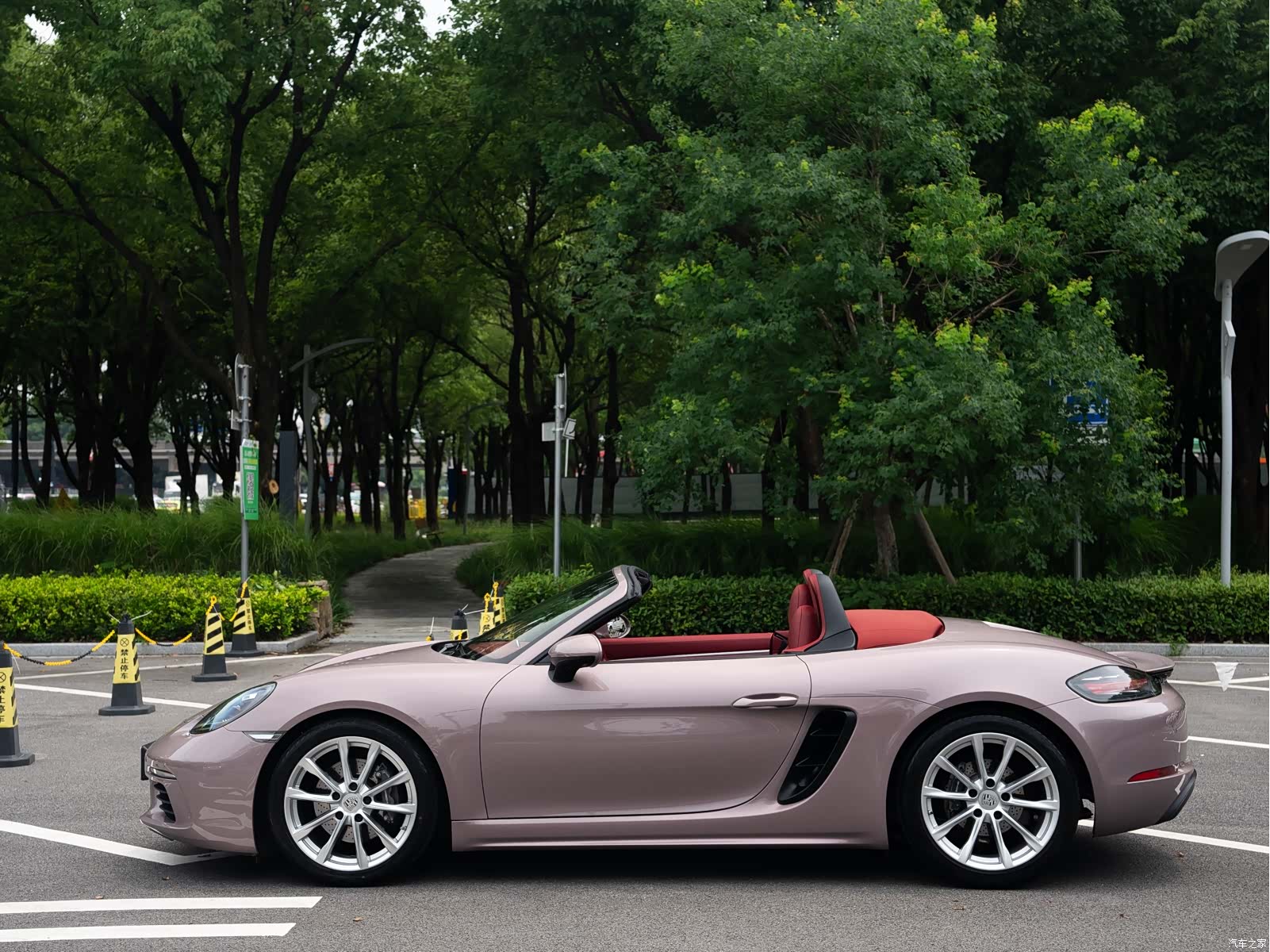 Porsche Boxster, 2023 3