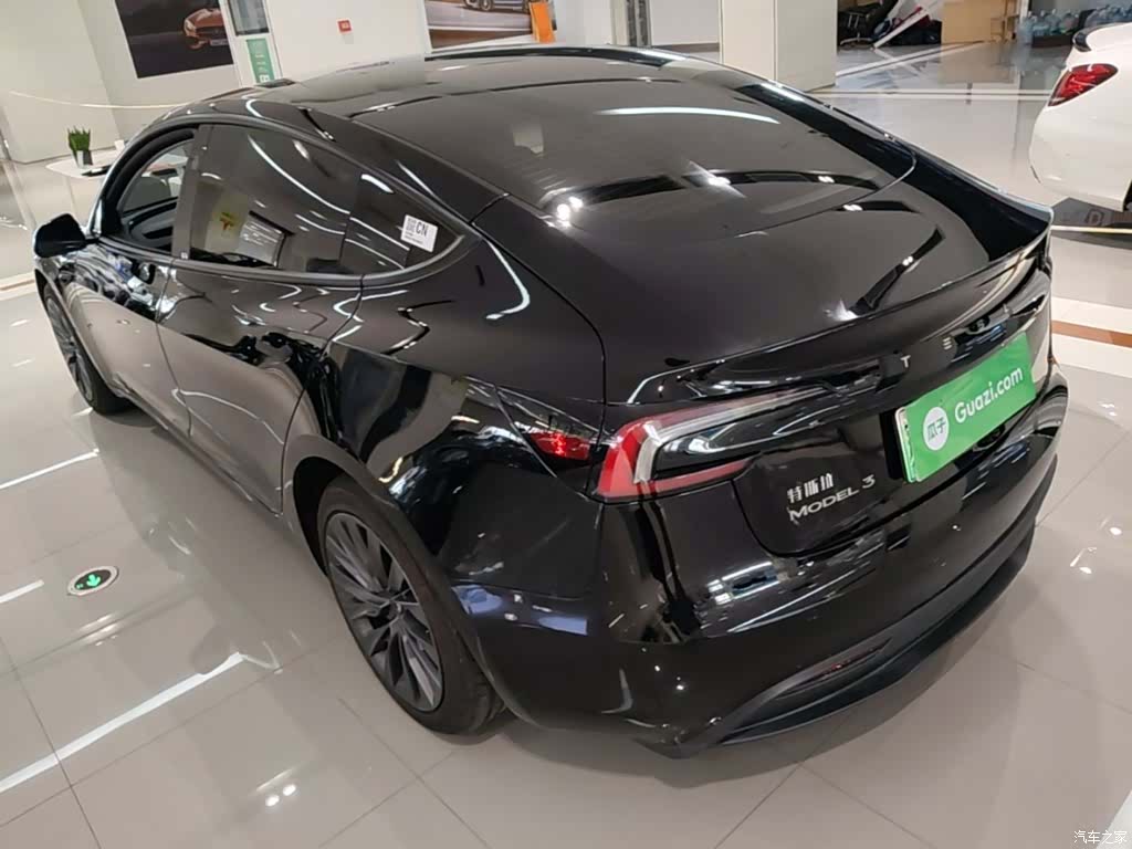 Tesla Model 3, 2025 все фото