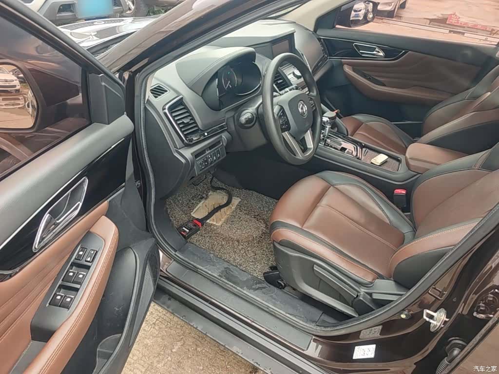 DongFeng AX7, 2018 16