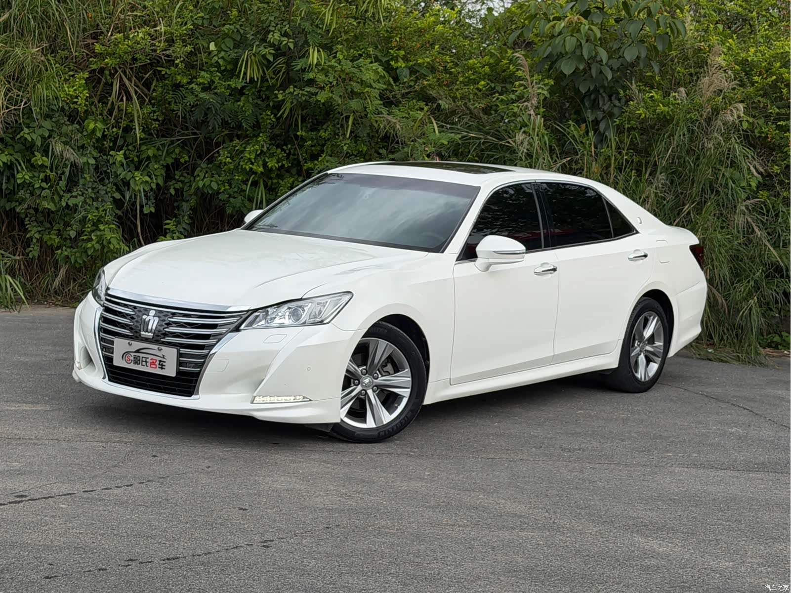 Toyota Crown, 2016 1