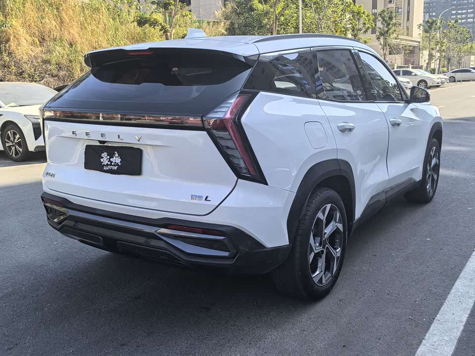 Geely Atlas L