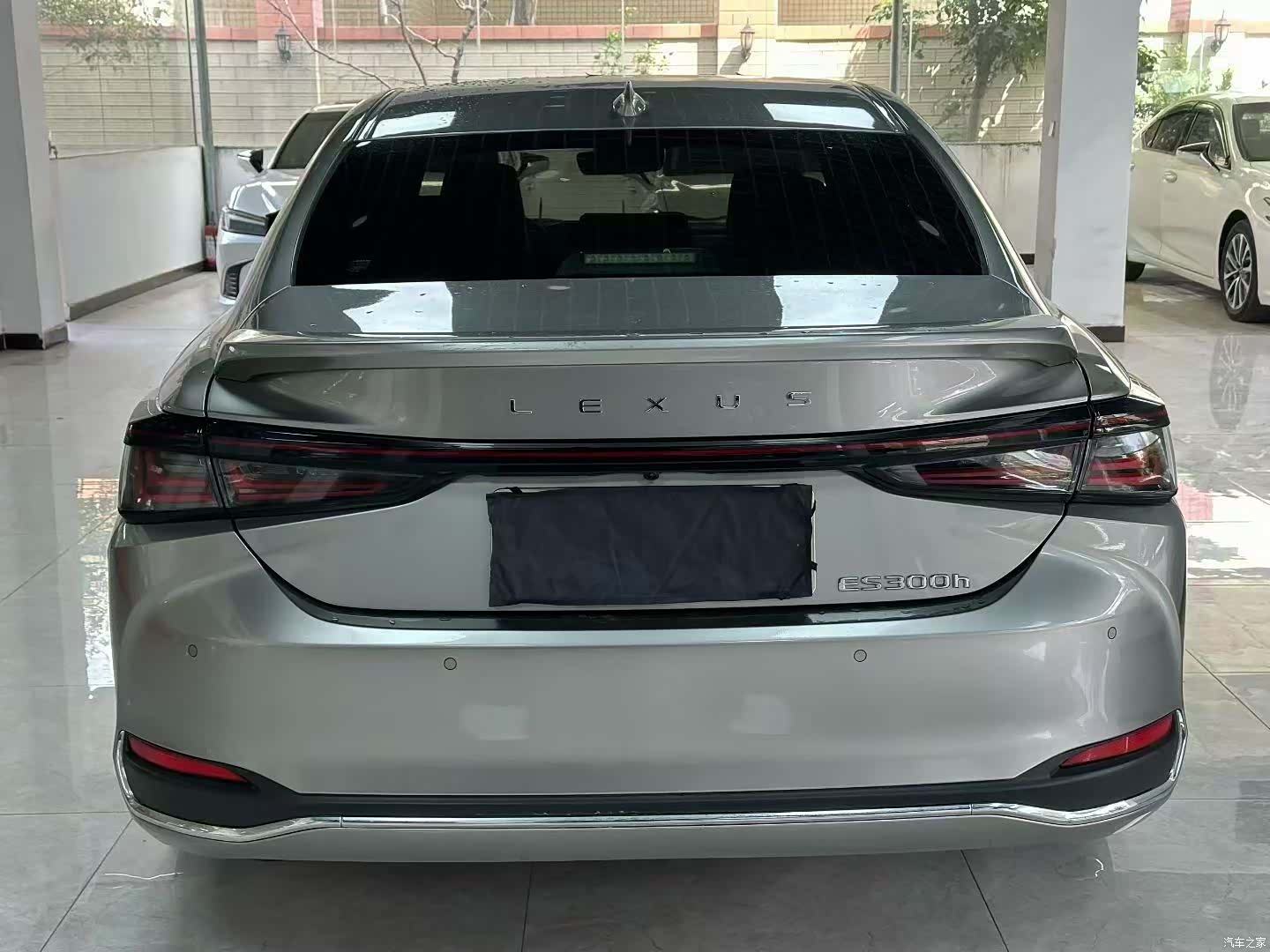 Lexus ES, 2025 8