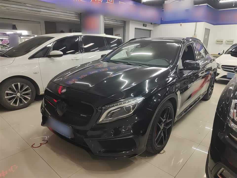 Mercedes-Benz GLA AMG