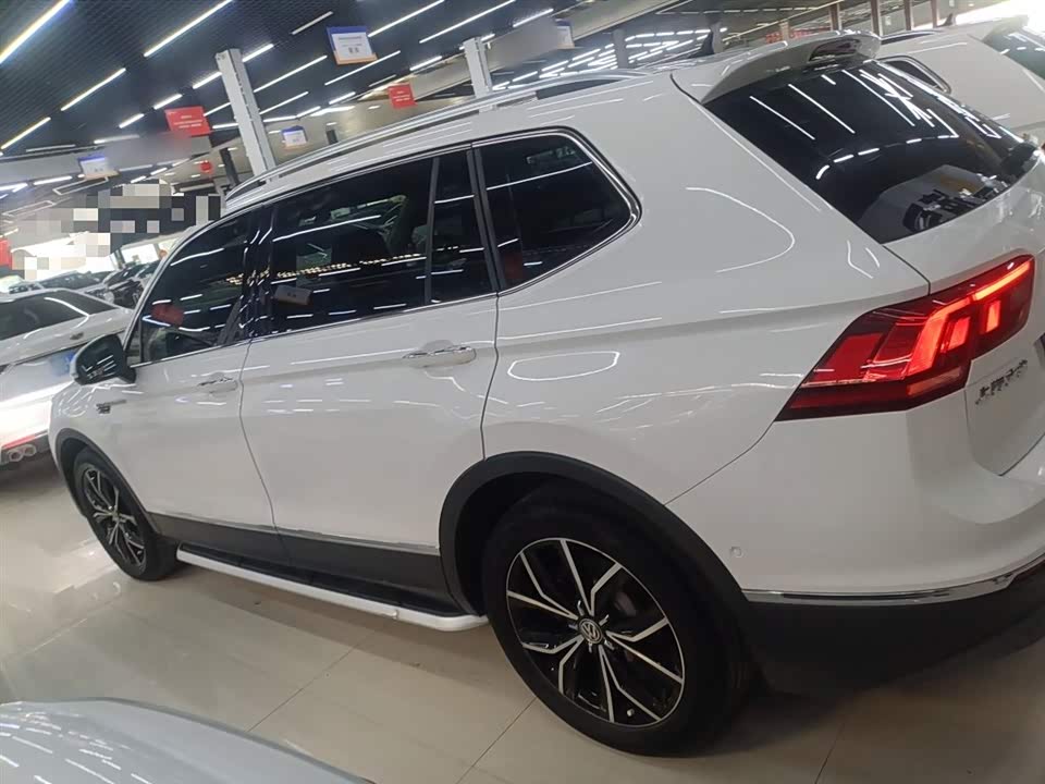 Volkswagen Tiguan L