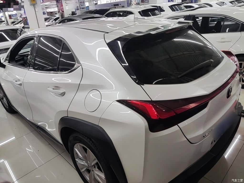 Lexus UX, 2021 все фото