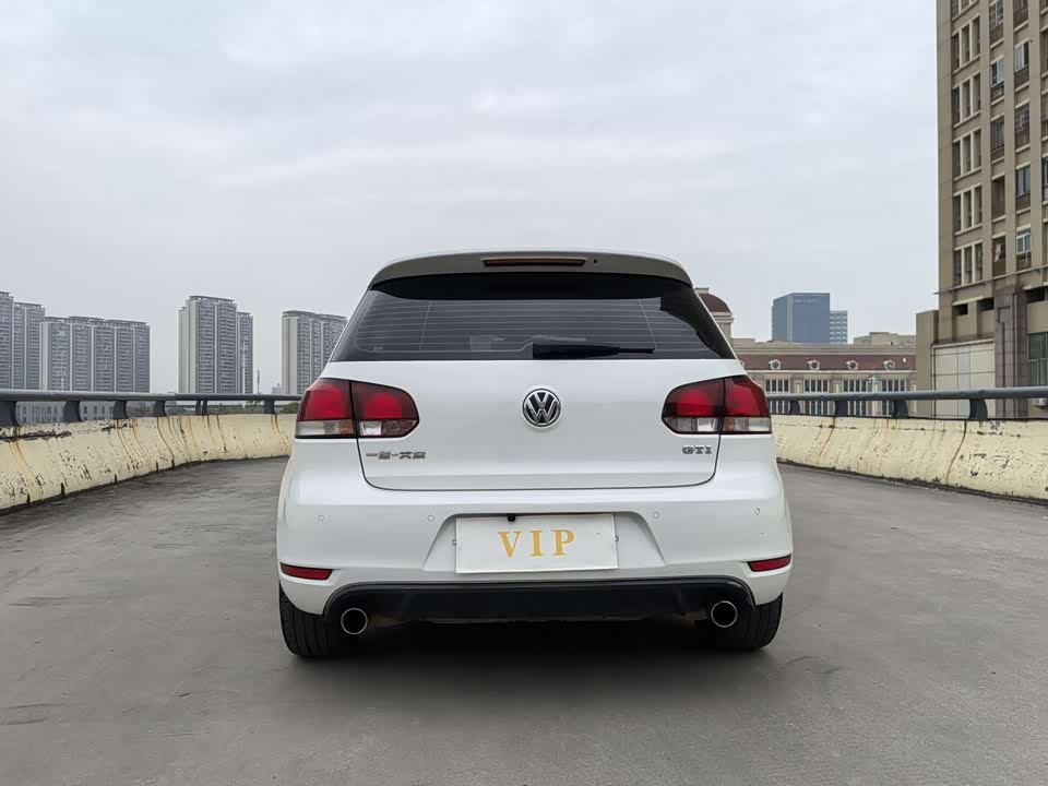 Volkswagen Golf GTI