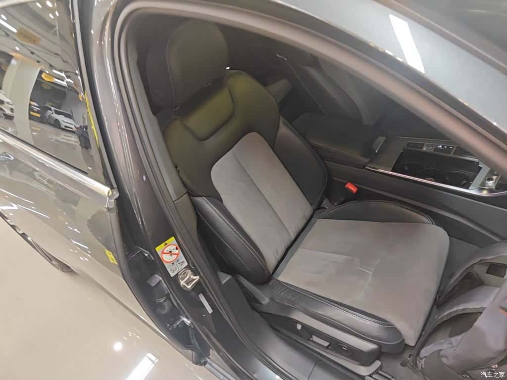 Audi A6L, 2023 25
