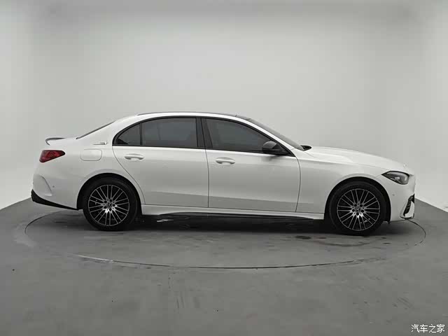Mercedes-Benz C-Class, 2022 4