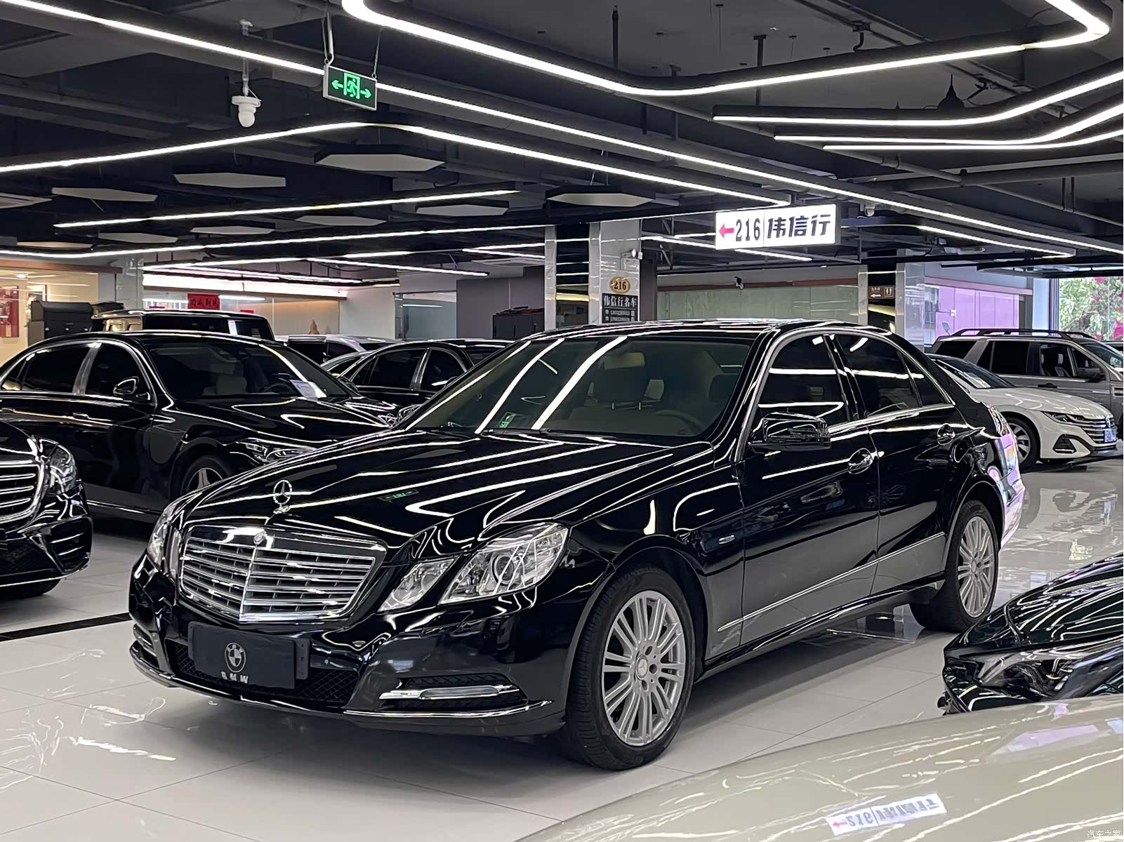 Mercedes-Benz E-Class, 2011 1