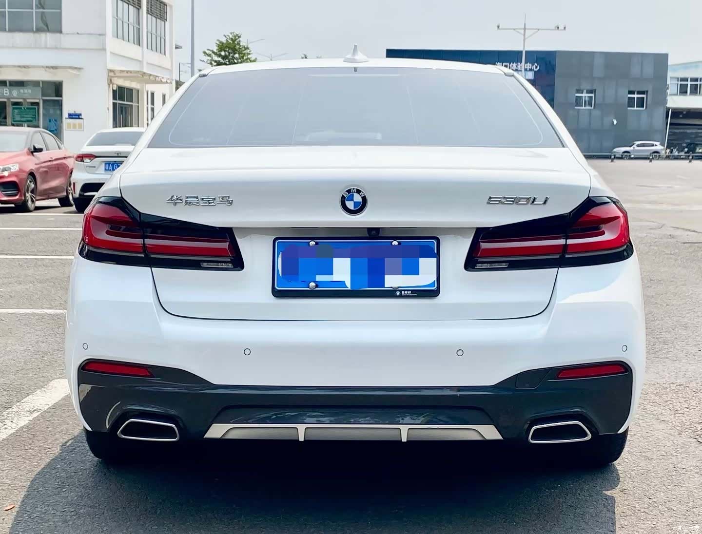BMW 5 Series, 2022 все фото