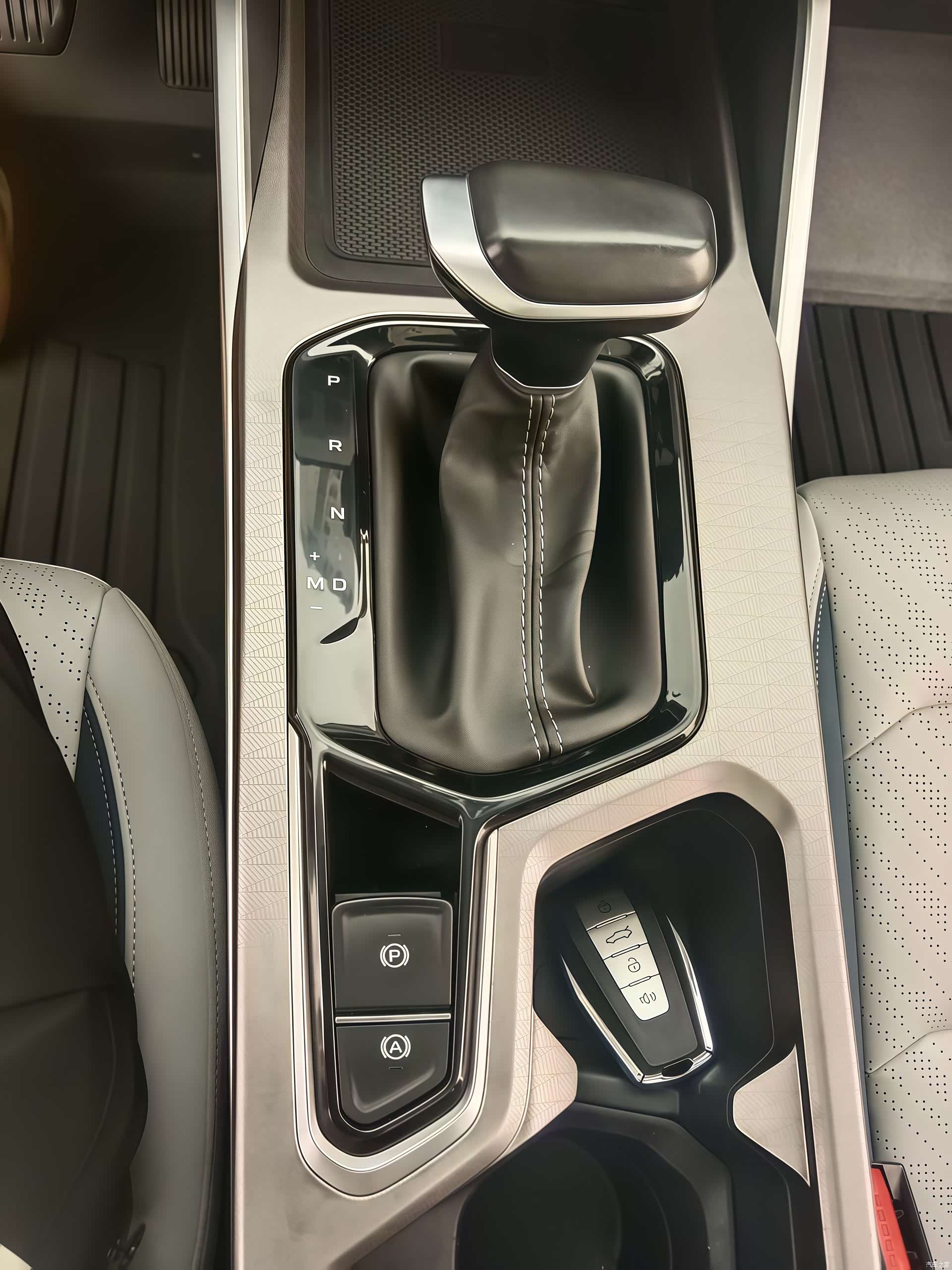Geely Emgrand, 2021 8