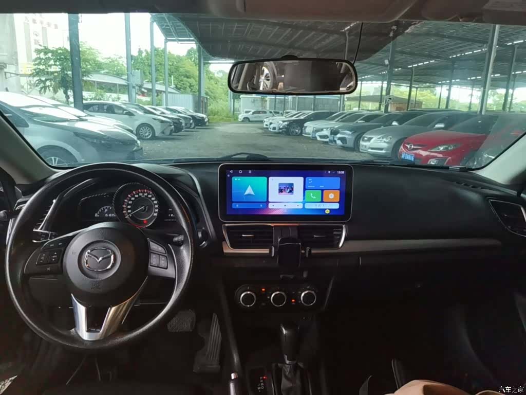 Mazda Mazda3, 2015 10