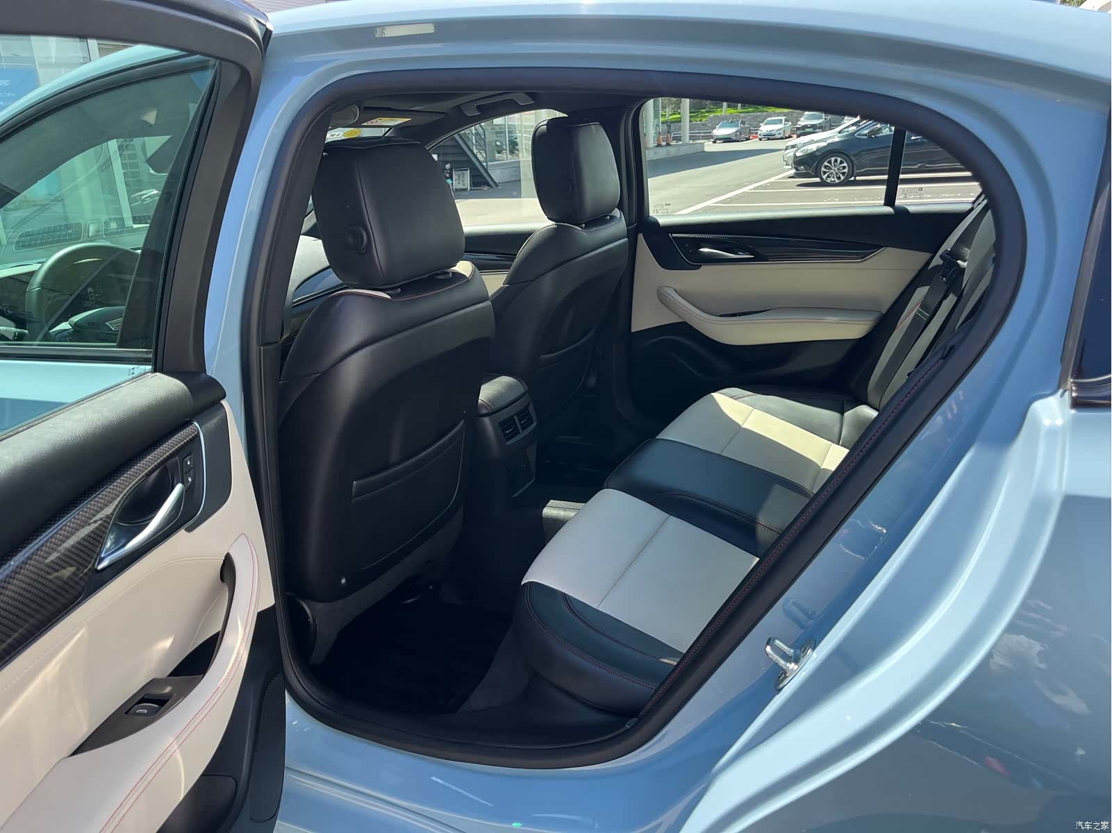 Cadillac CT5, 2025 10