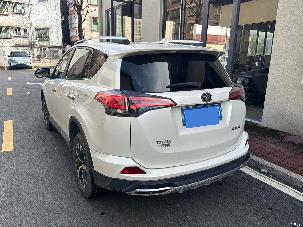 Toyota RAV4, 2017 4