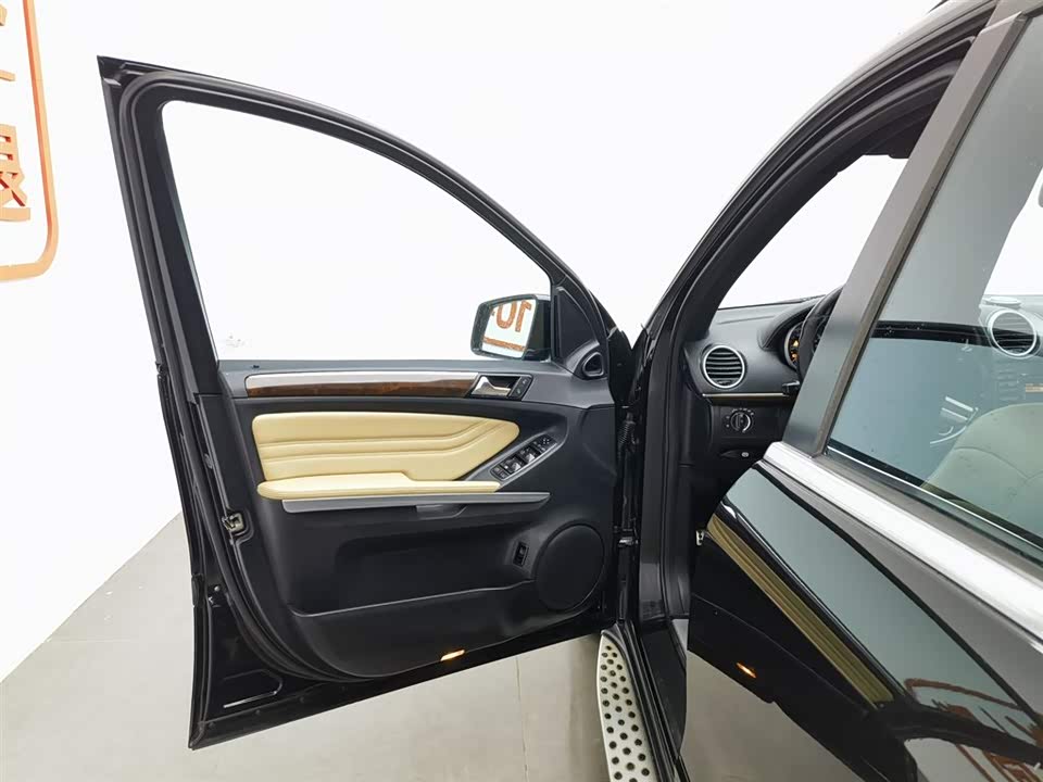 Mercedes-Benz M class