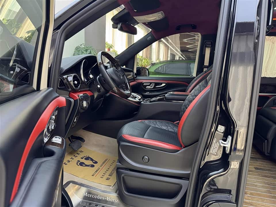 Mercedes-Benz V-class