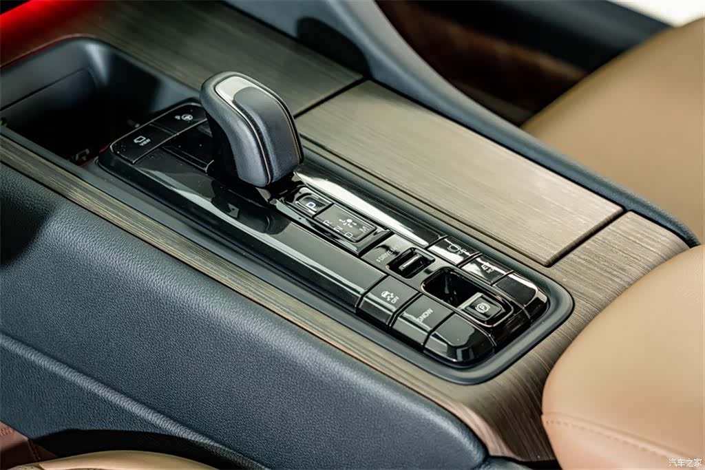Toyota Crown, 2025 13