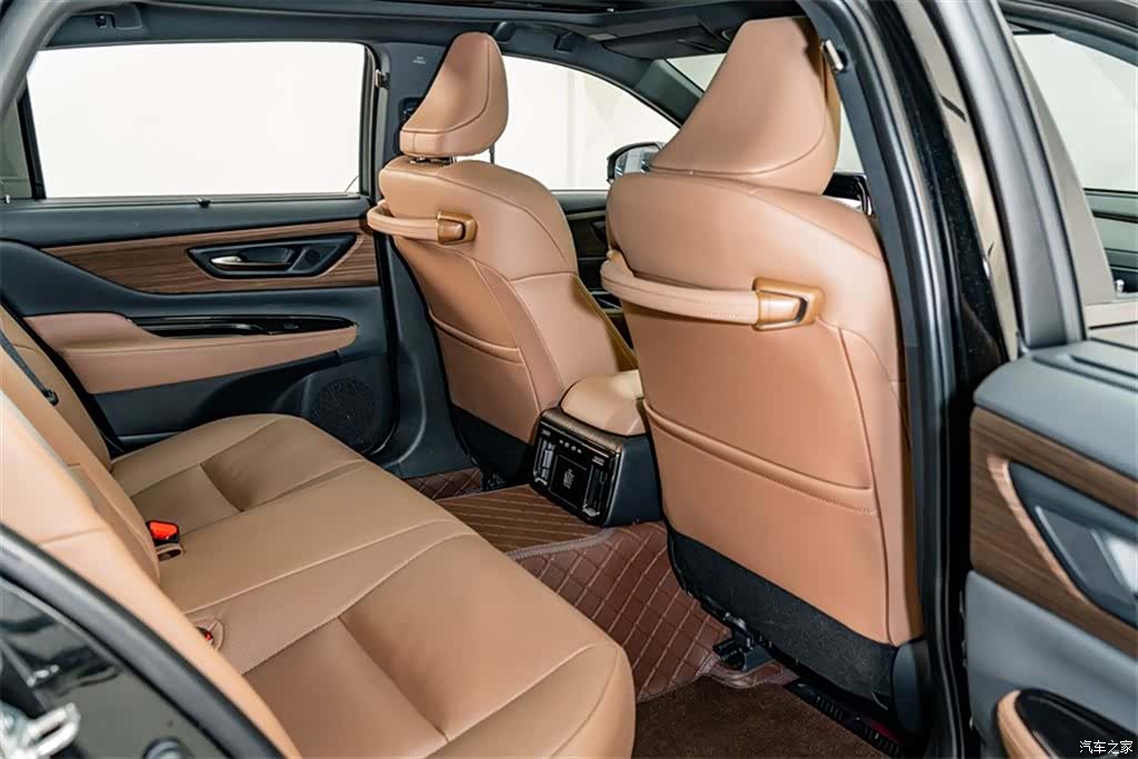 Toyota Crown, 2025 23