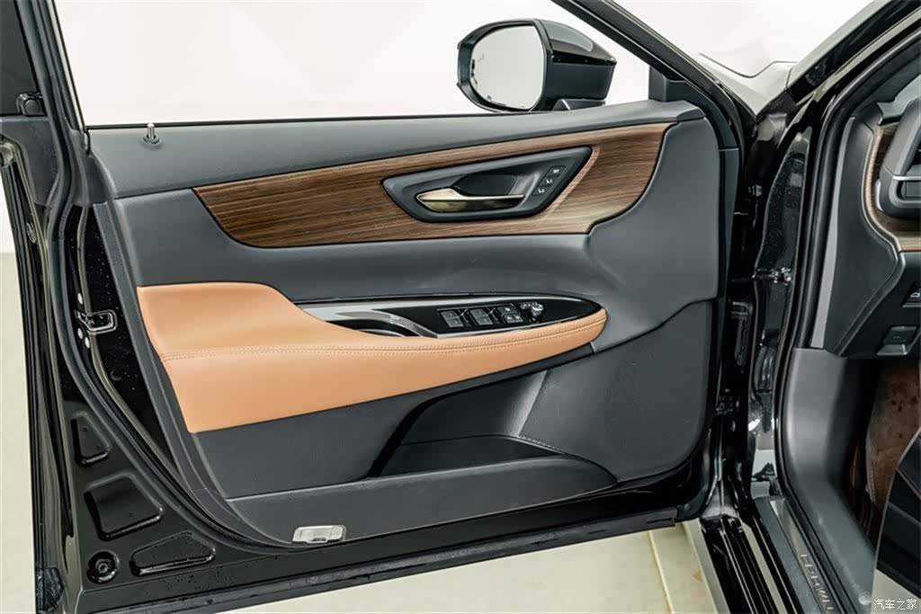 Toyota Crown, 2025 18