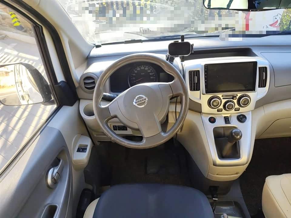 Nissan NV200