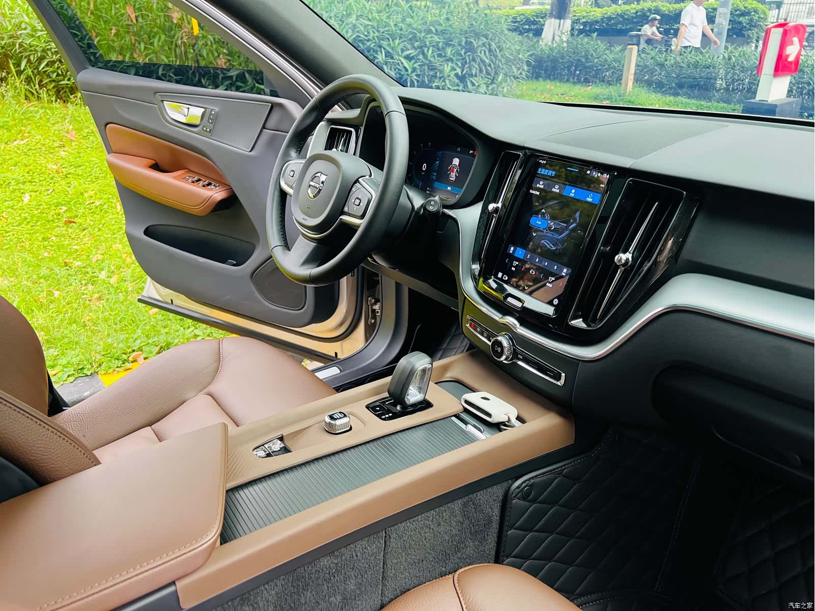 Volvo XC60, 2025 14