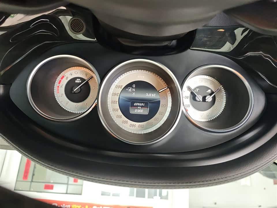 Mercedes-Benz CLS Mercedes-Benz CLS