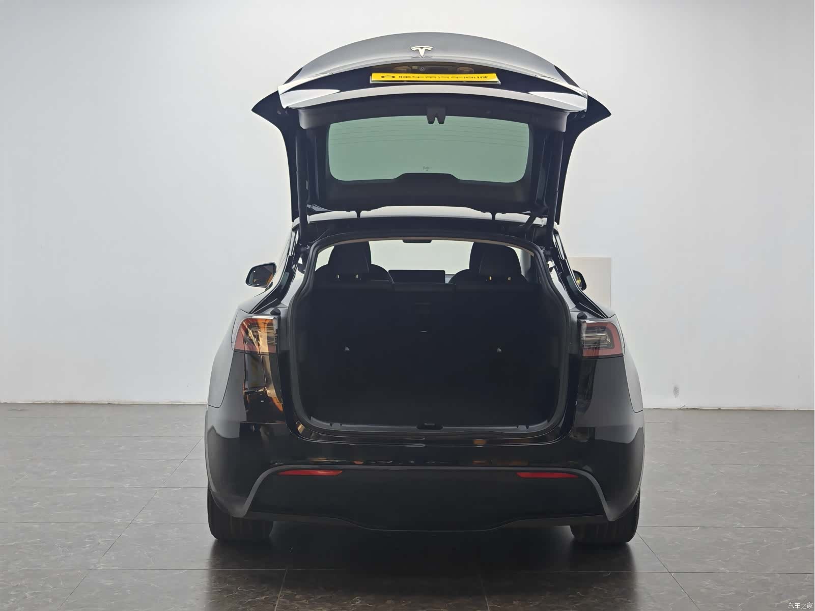 Tesla Model Y, 2024 12