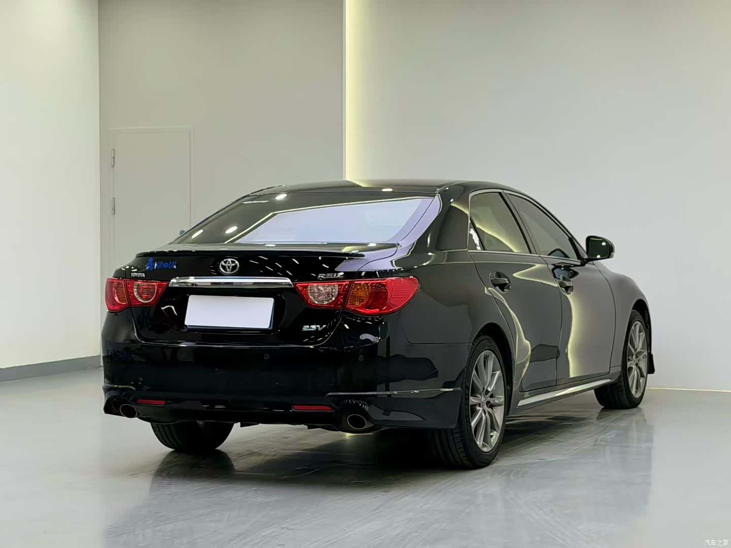 Toyota 2.5V, 2013 4