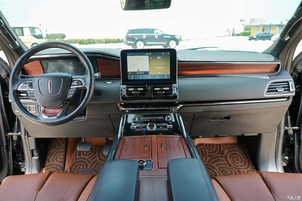 Lincoln Navigator, 2021 8