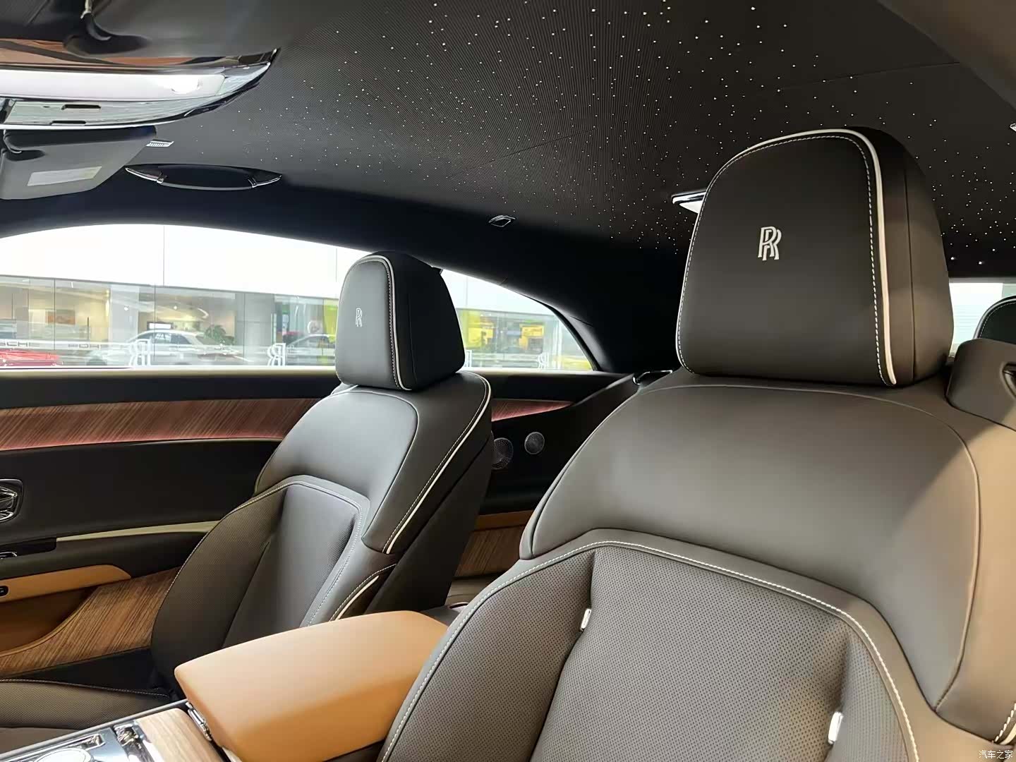 Rolls-Royce Spectre, 2025 6