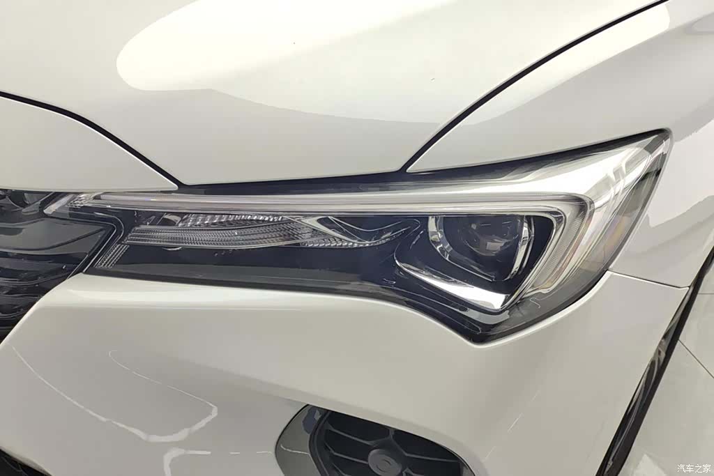 Buick Verano, 2021 все фото