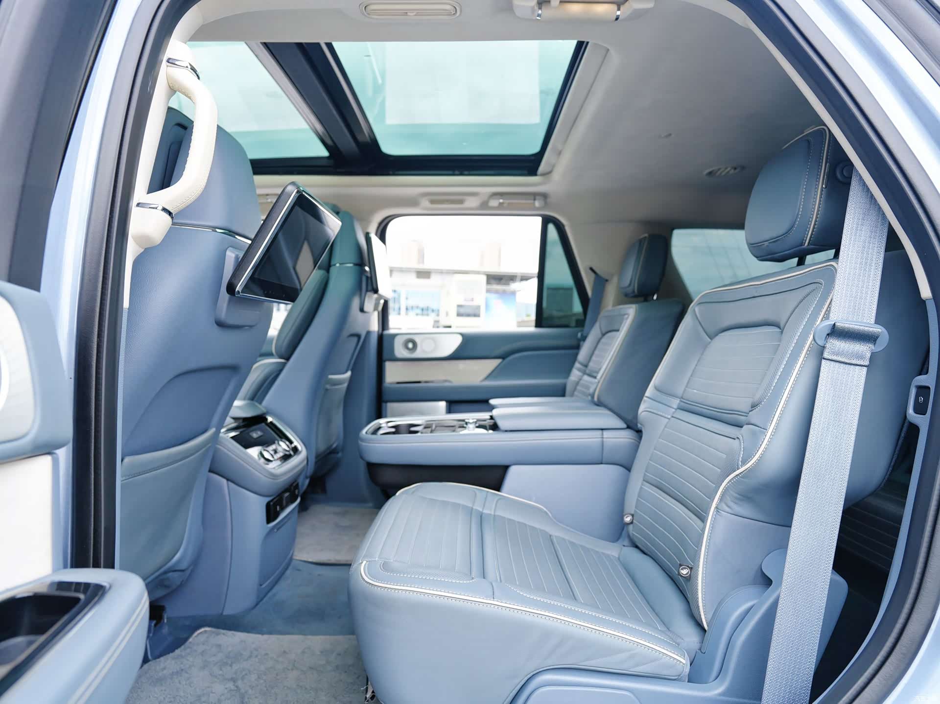 Lincoln Navigator, 2019 11