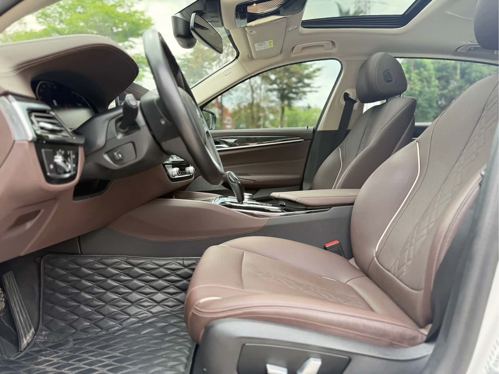 BMW 5 Series, 2021 все фото