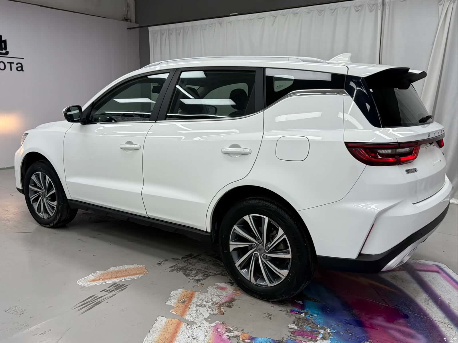 Geely X6, 2022 4