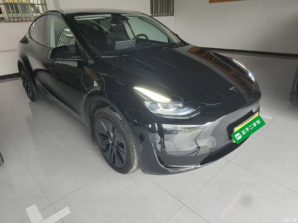 Tesla Model Y, 2023 4