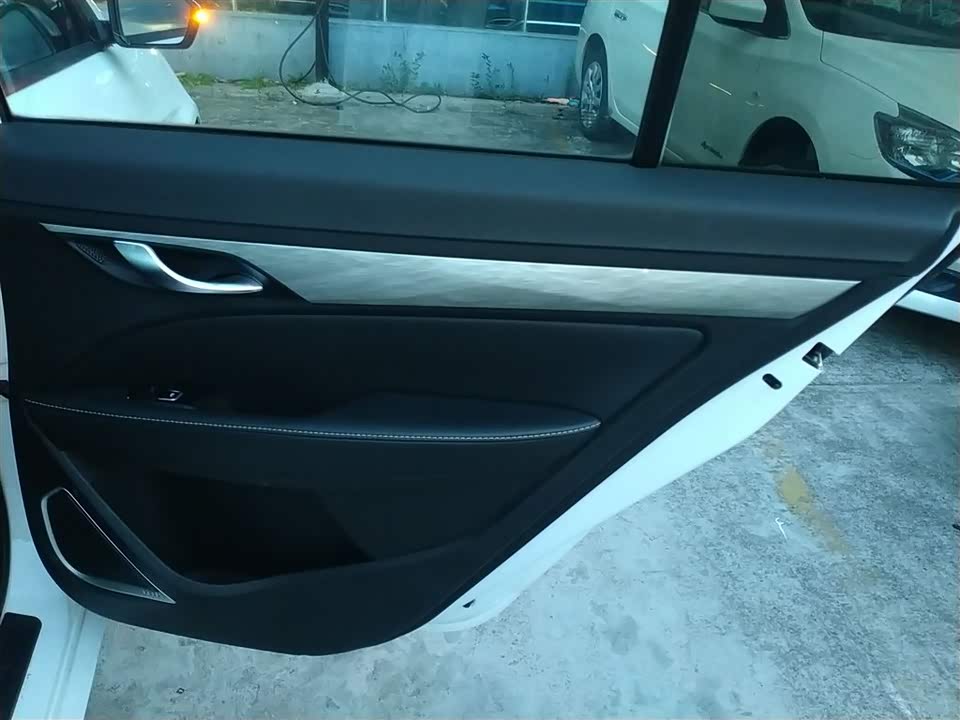 Geely Emgrand Geely Emgrand