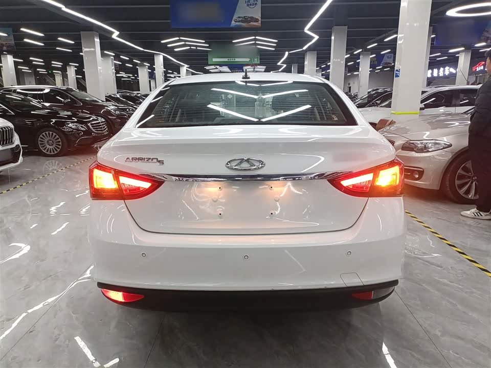 Chery Arrizo 5
