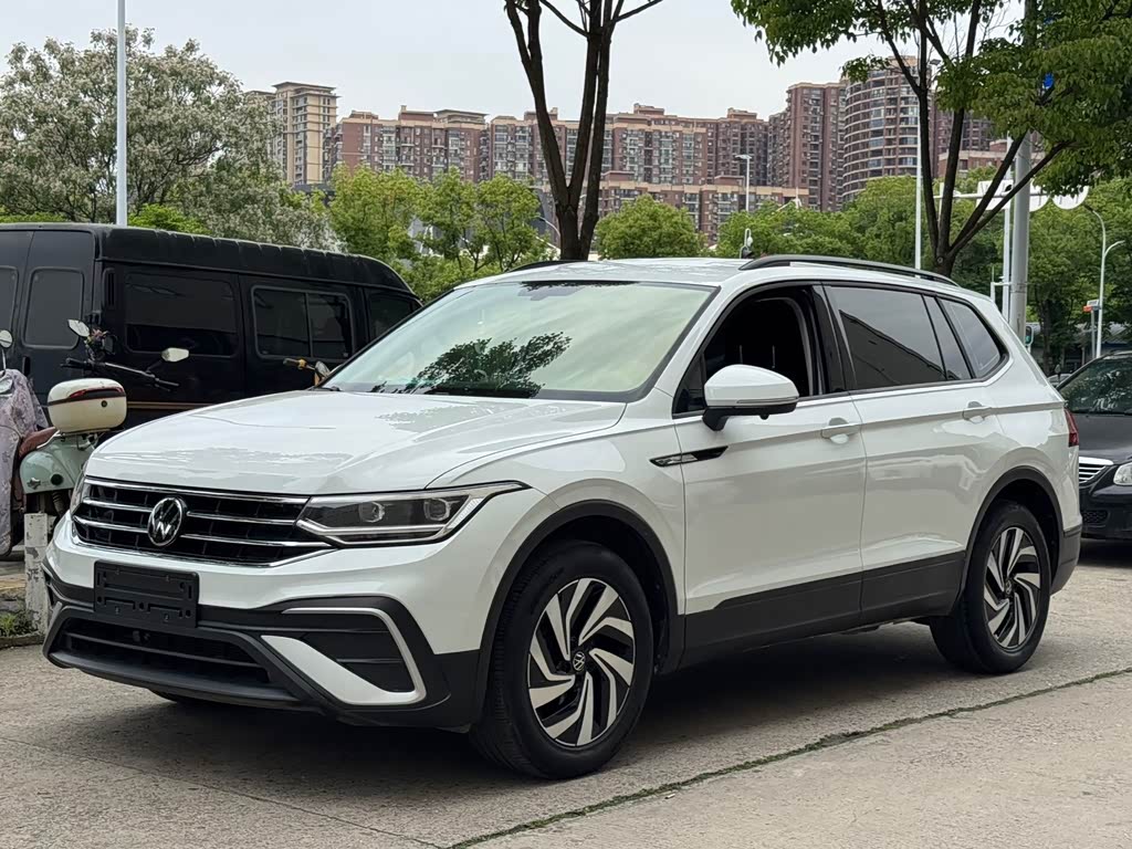 Volkswagen Tiguan L