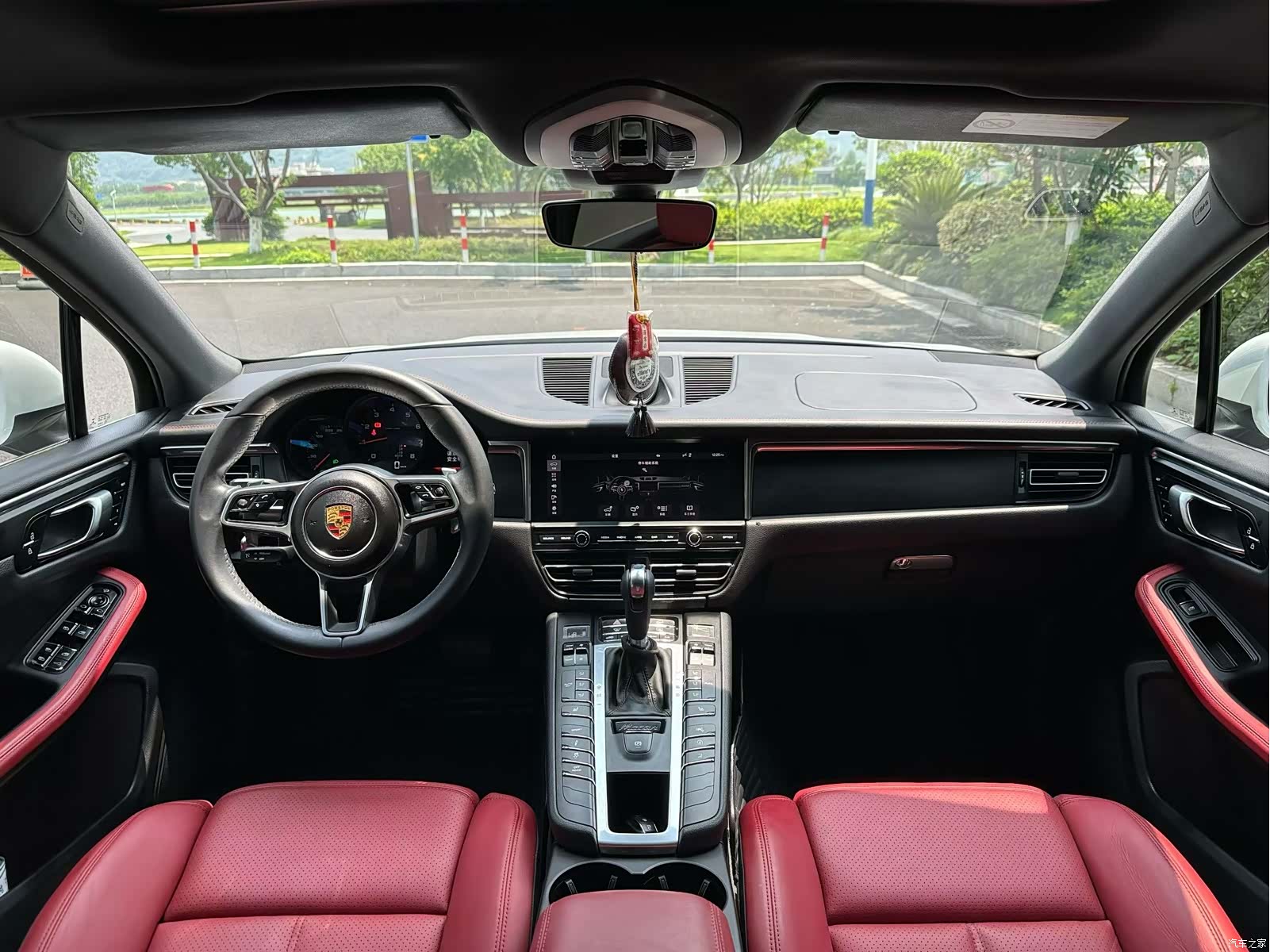 Porsche Macan, 2021 все фото
